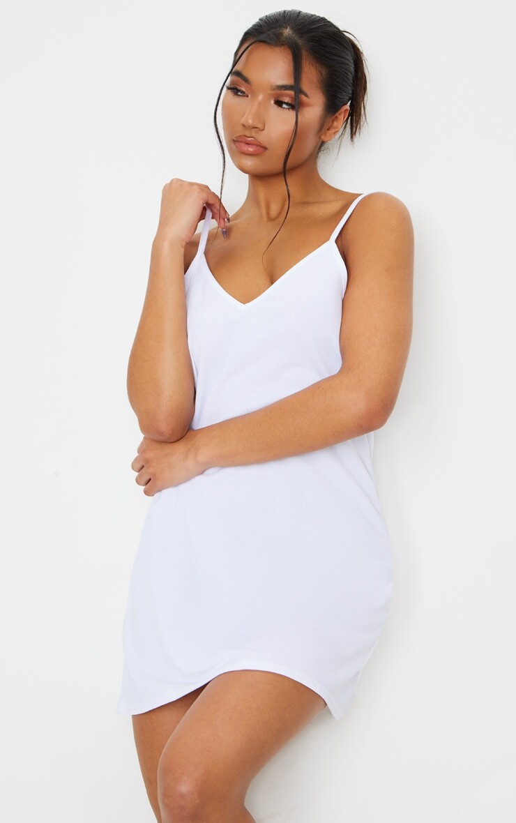 

PrettyLittleThing Белое платье-комбинация с открытой спиной и бретелями, Белый