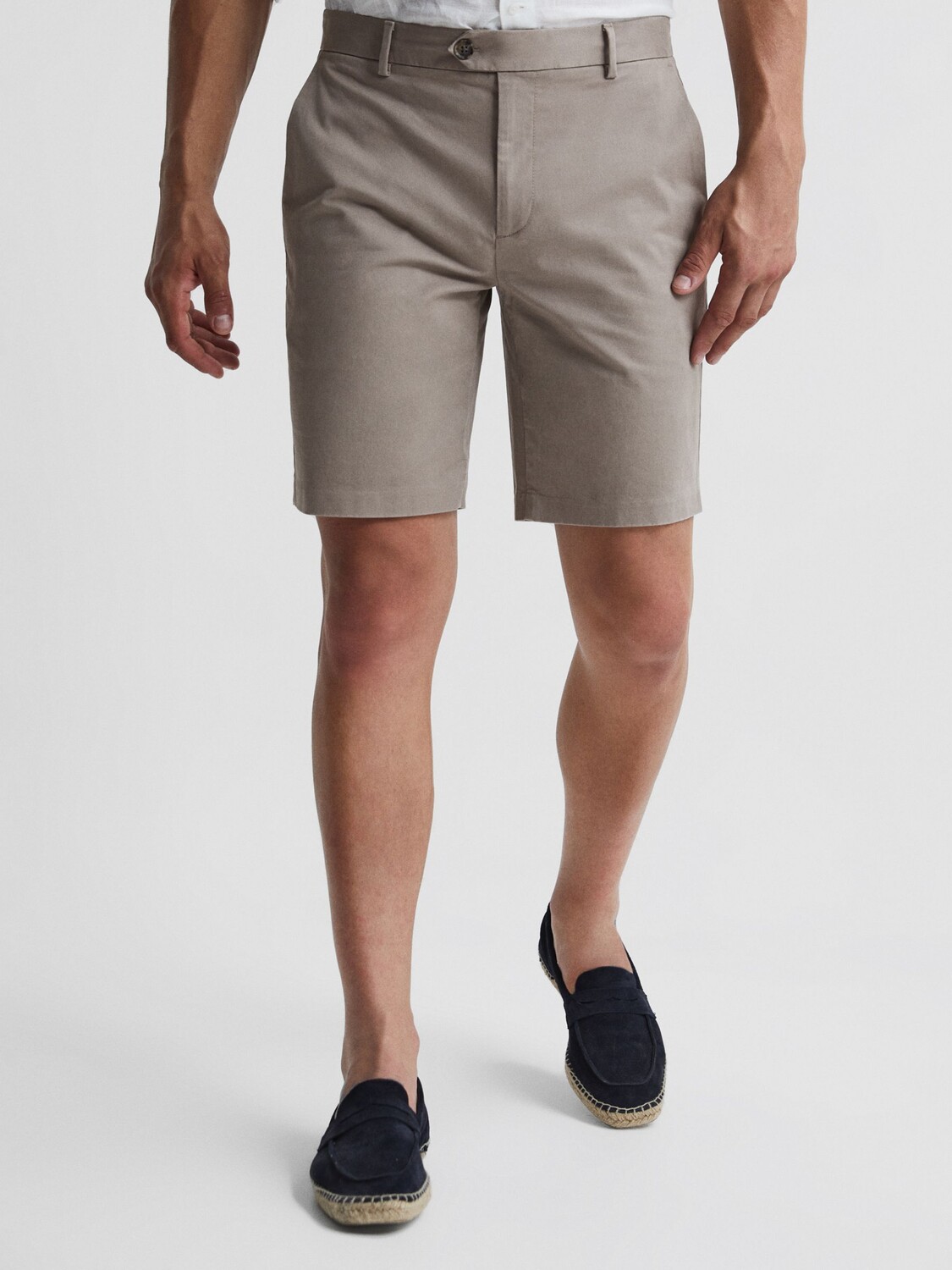 

Повседневные шорты чинос Reiss Wicket, грибной