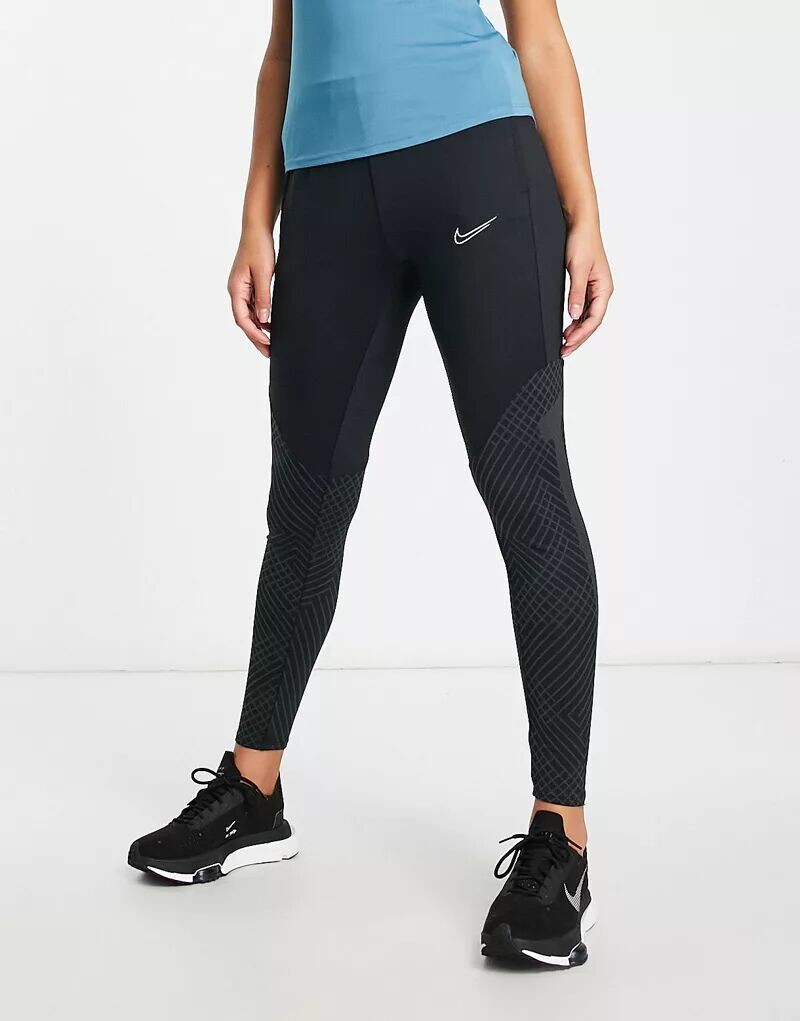 

Черные джоггеры Nike Strike Dri-FIT