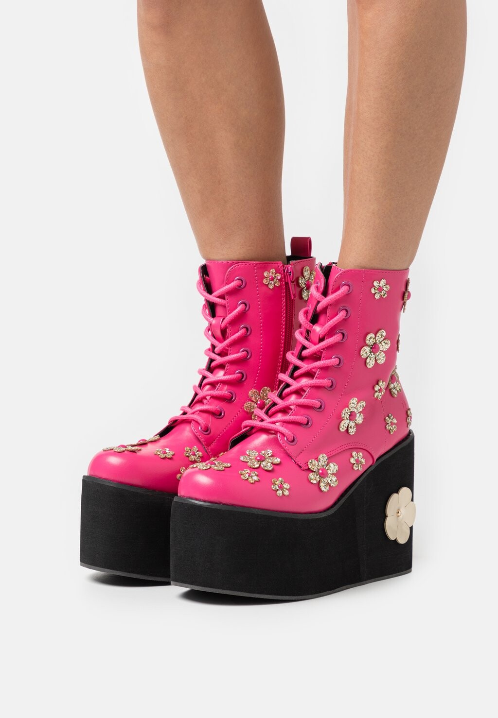 

Ботильоны на шнуровке Koi Footwear