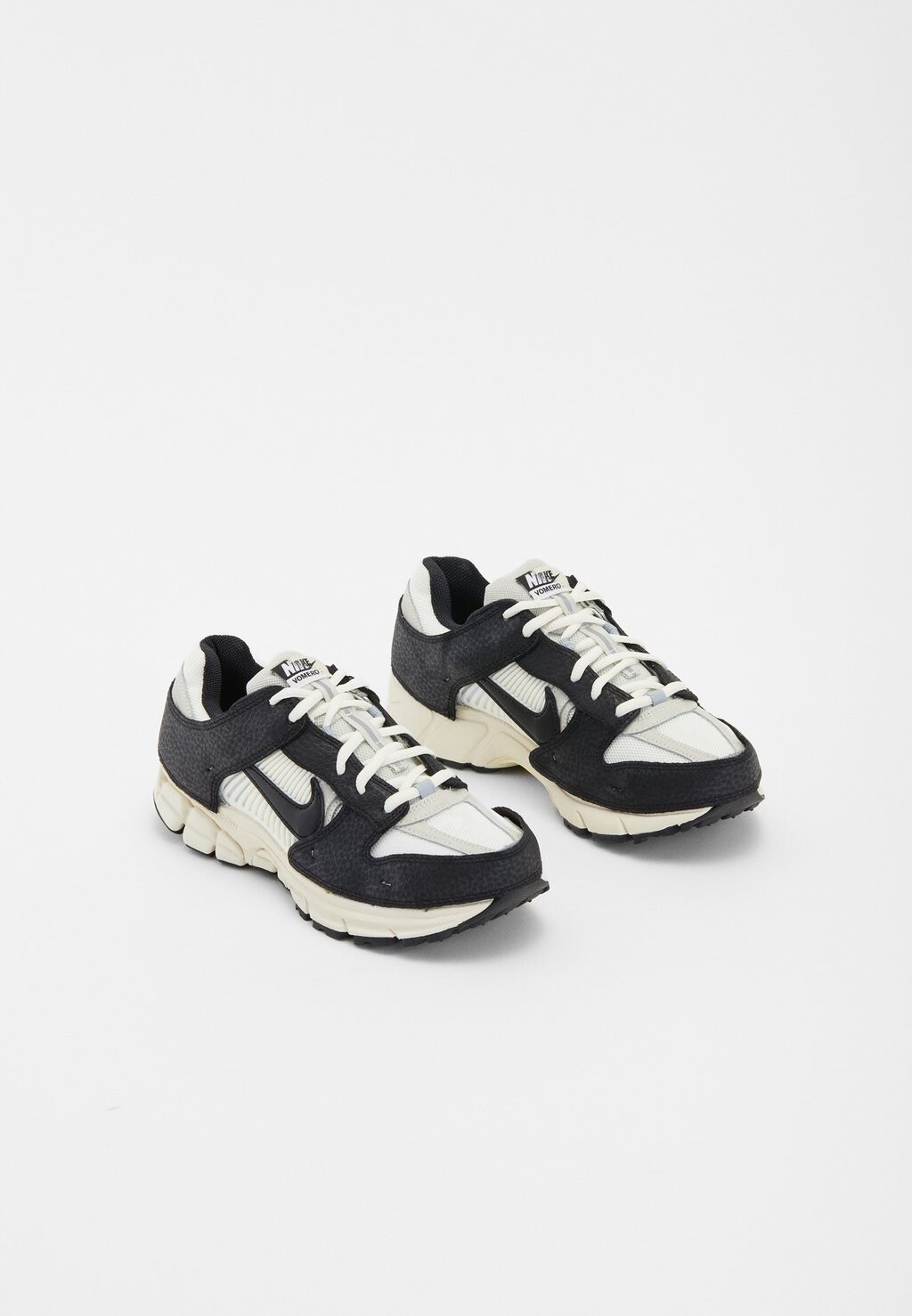 Кроссовки Nike ZOOM VOMERO 5 PREMIUM, цвет sail/black/light bone/wolf grey кроссовки hub rock light bone vista offwhite black