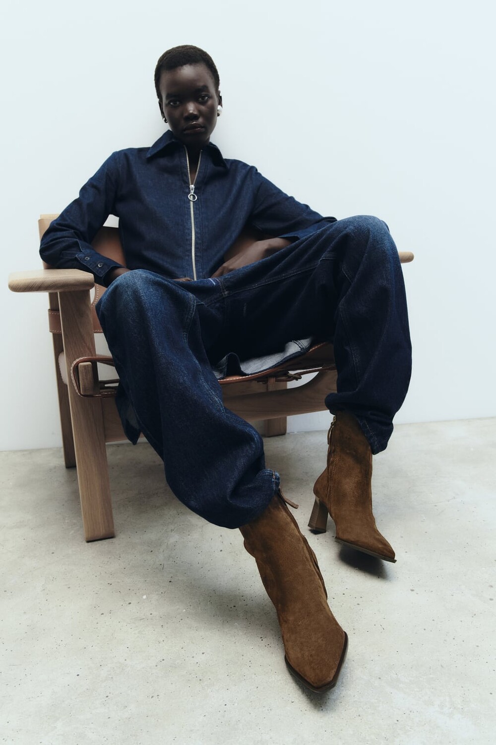 

Ботильоны на каблуке из замши с разрезом ZARA, коричневый