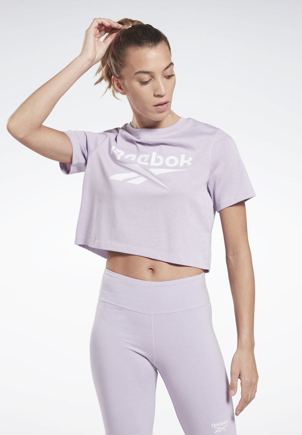 

Футболка с принтом Reebok, фиолетовый