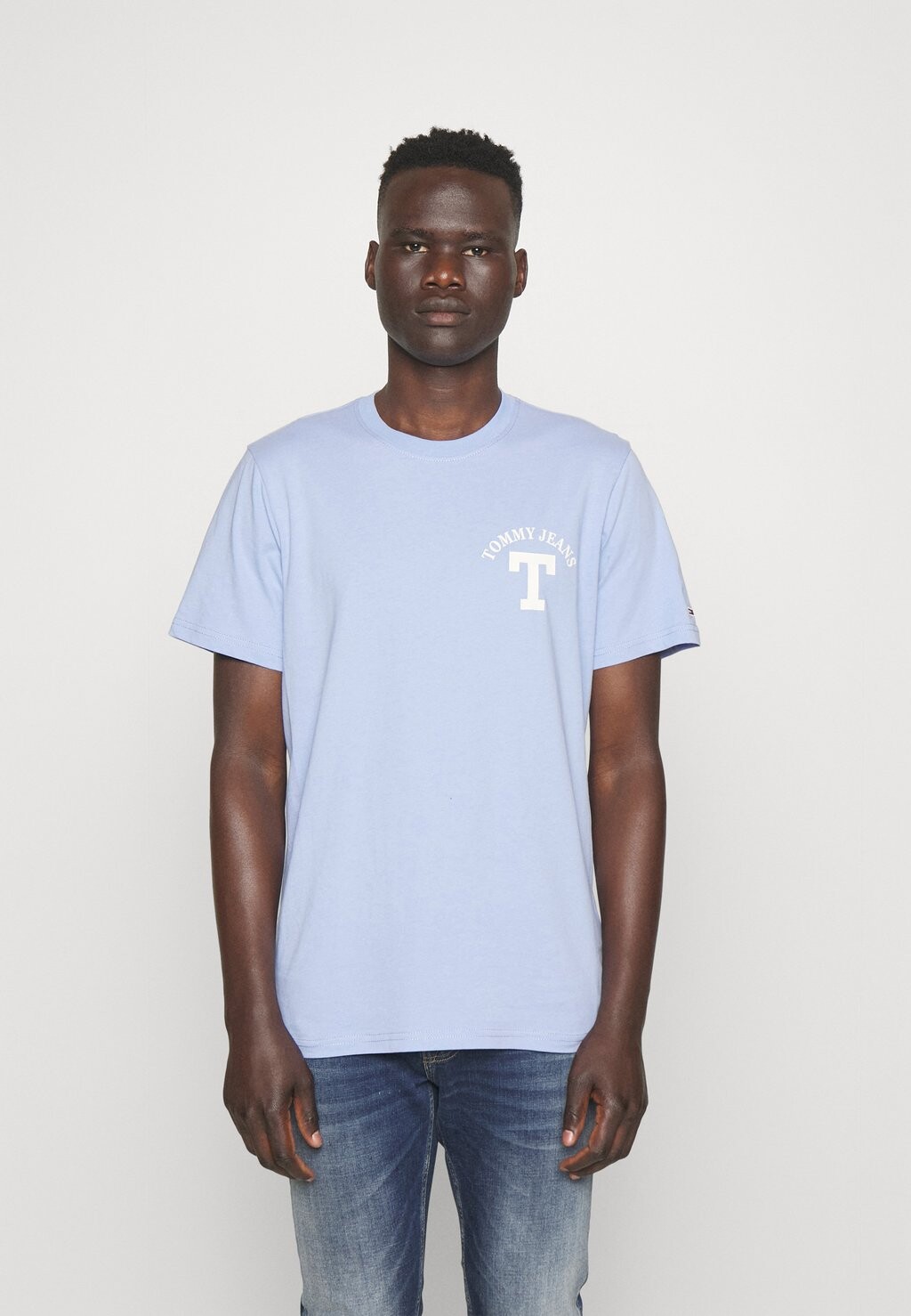 

Футболка с принтом Tommy Jeans, синий
