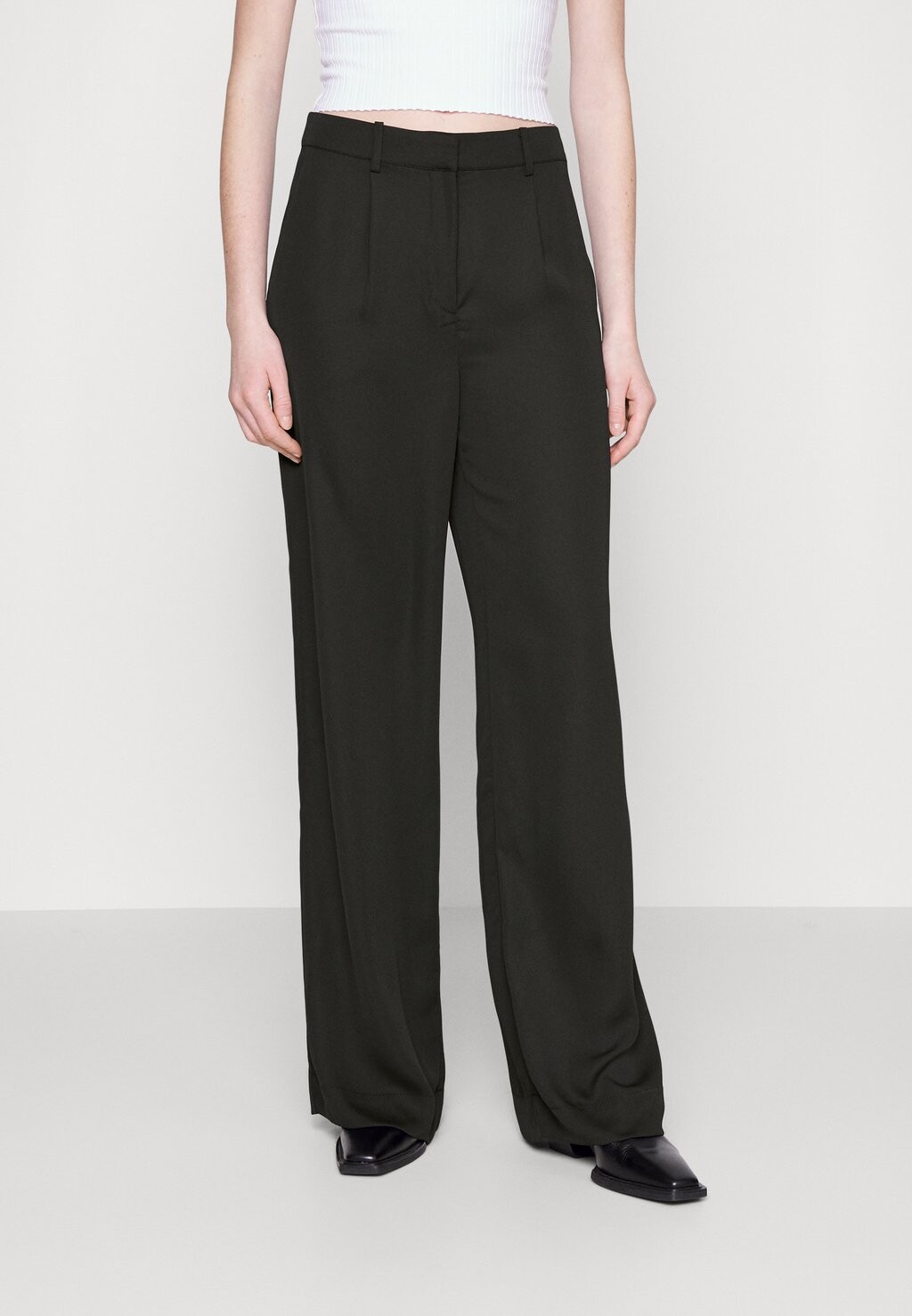 

Брюки Calvin Klein, черный