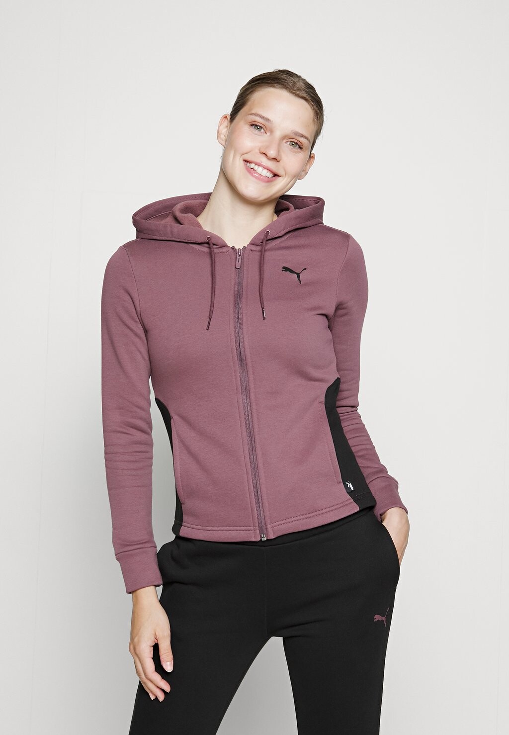 

Спортивный костюм Puma, фиолетовый