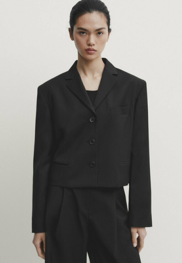 

Блейзер Cropped With Buttons Massimo Dutti, черный