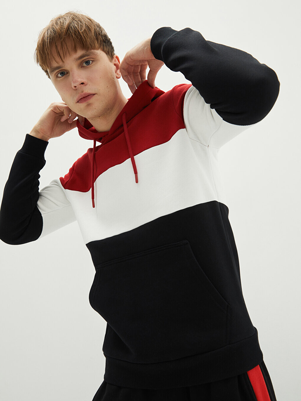 

Мужская толстовка с длинными рукавами и цветными блоками LCW Casual, новый черный