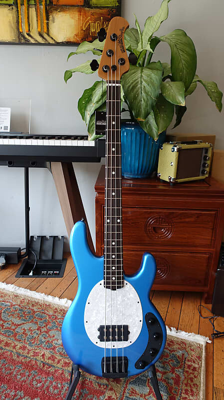 

Басс гитара Ernie Ball Music Man StingRay Special 4 H 2023 - Speed Blue