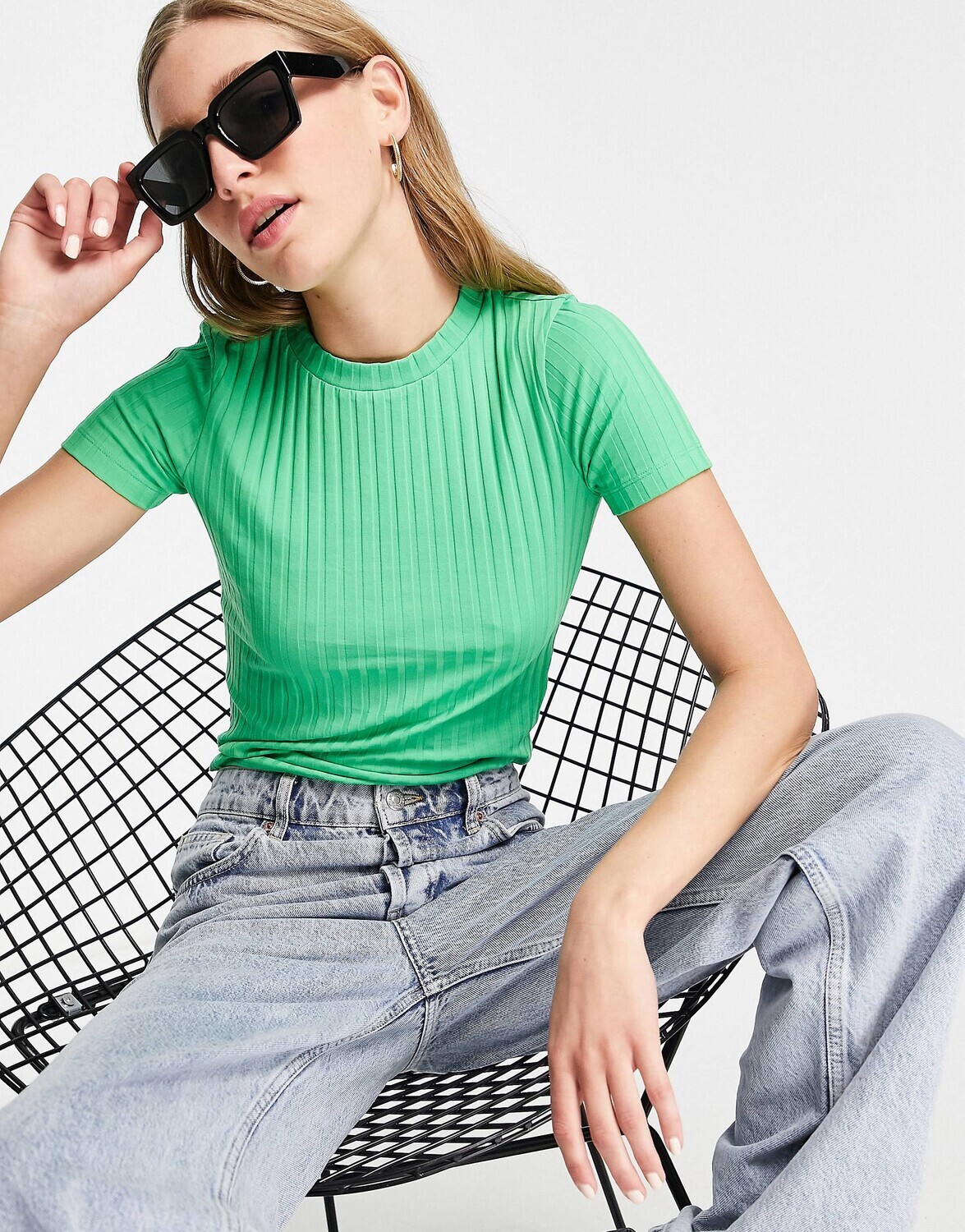 

Зеленая приталенная футболка в рубчик ASOS DESIGN