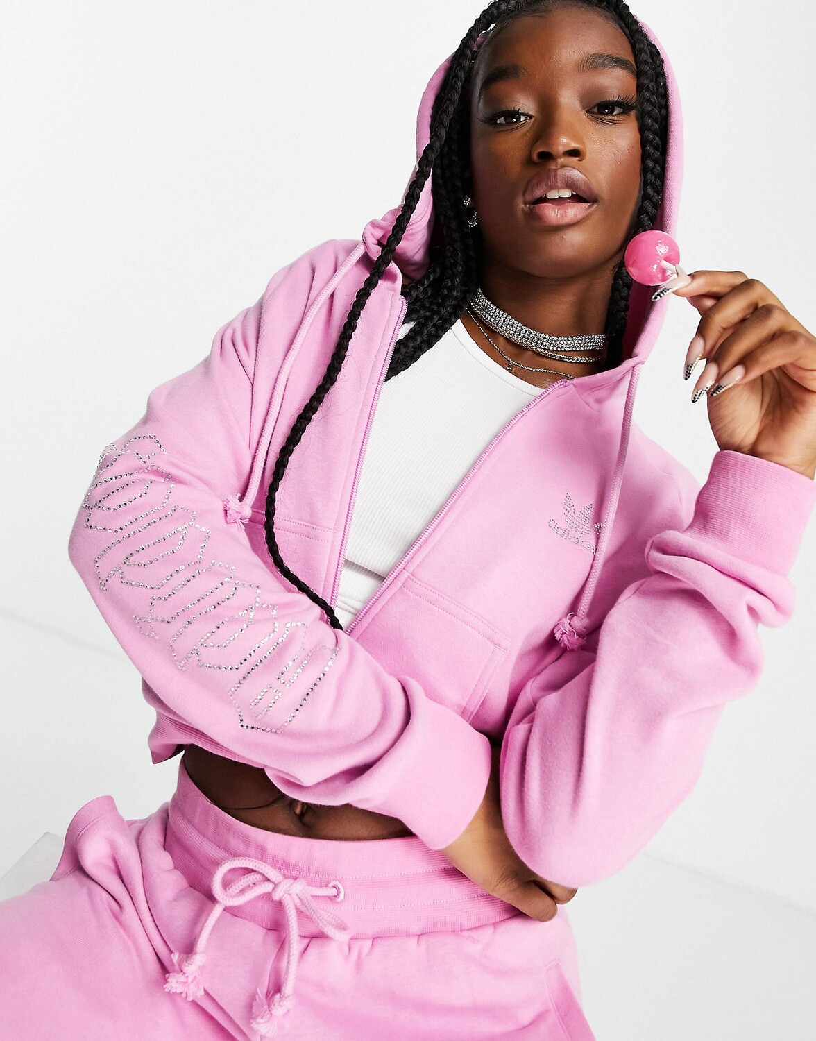 

Розовая укороченная толстовка на молнии adidas Originals '2000s Luxe' с логотипом из страз