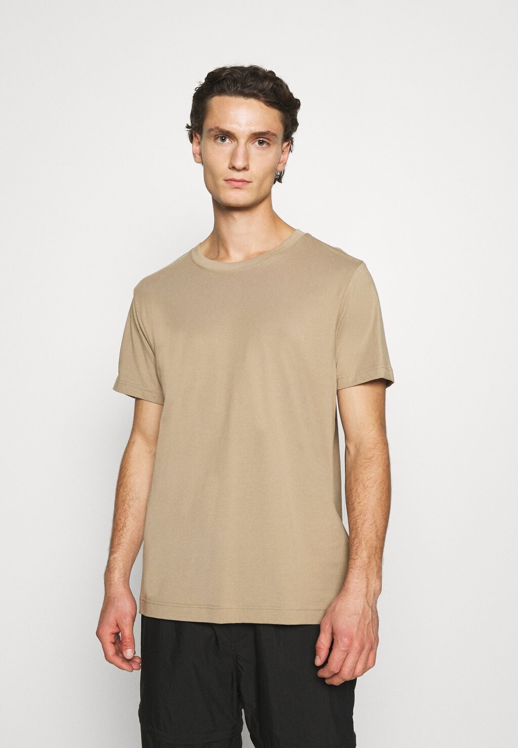 

Базовая футболка RELAXED Weekday, цвет beige