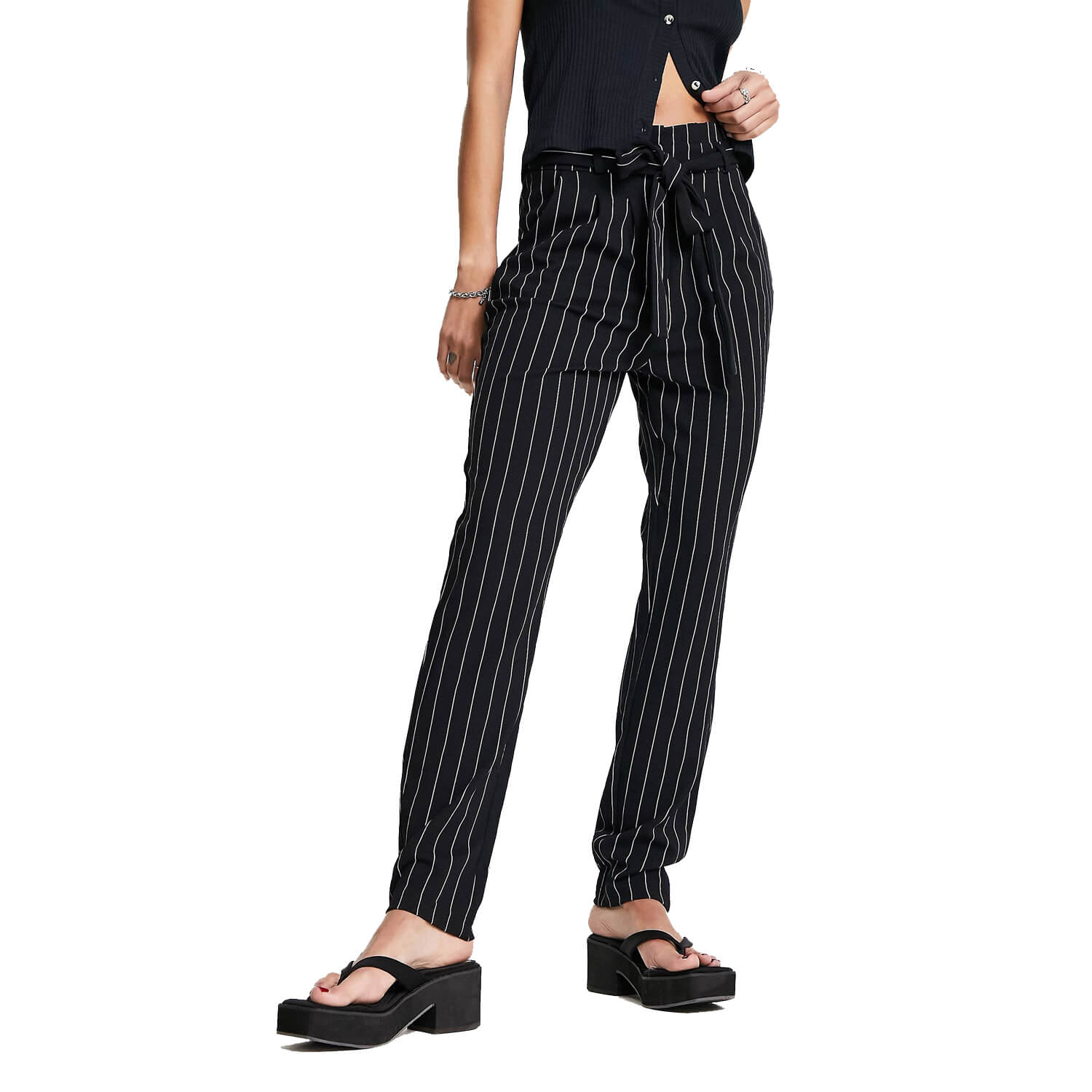 Брюки JDY Tapered With Paperbag Waist, черный черные зауженные брюки с завязками на талии vero moda