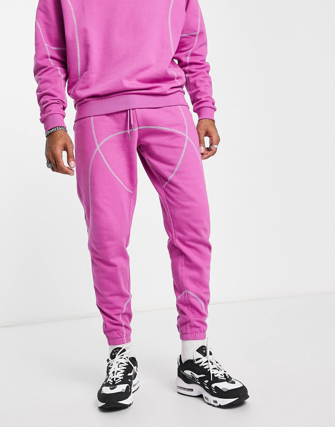 

Фиолетовые джоггеры прямого кроя с контрастной отстрочкой ASOS DESIGN co-ord