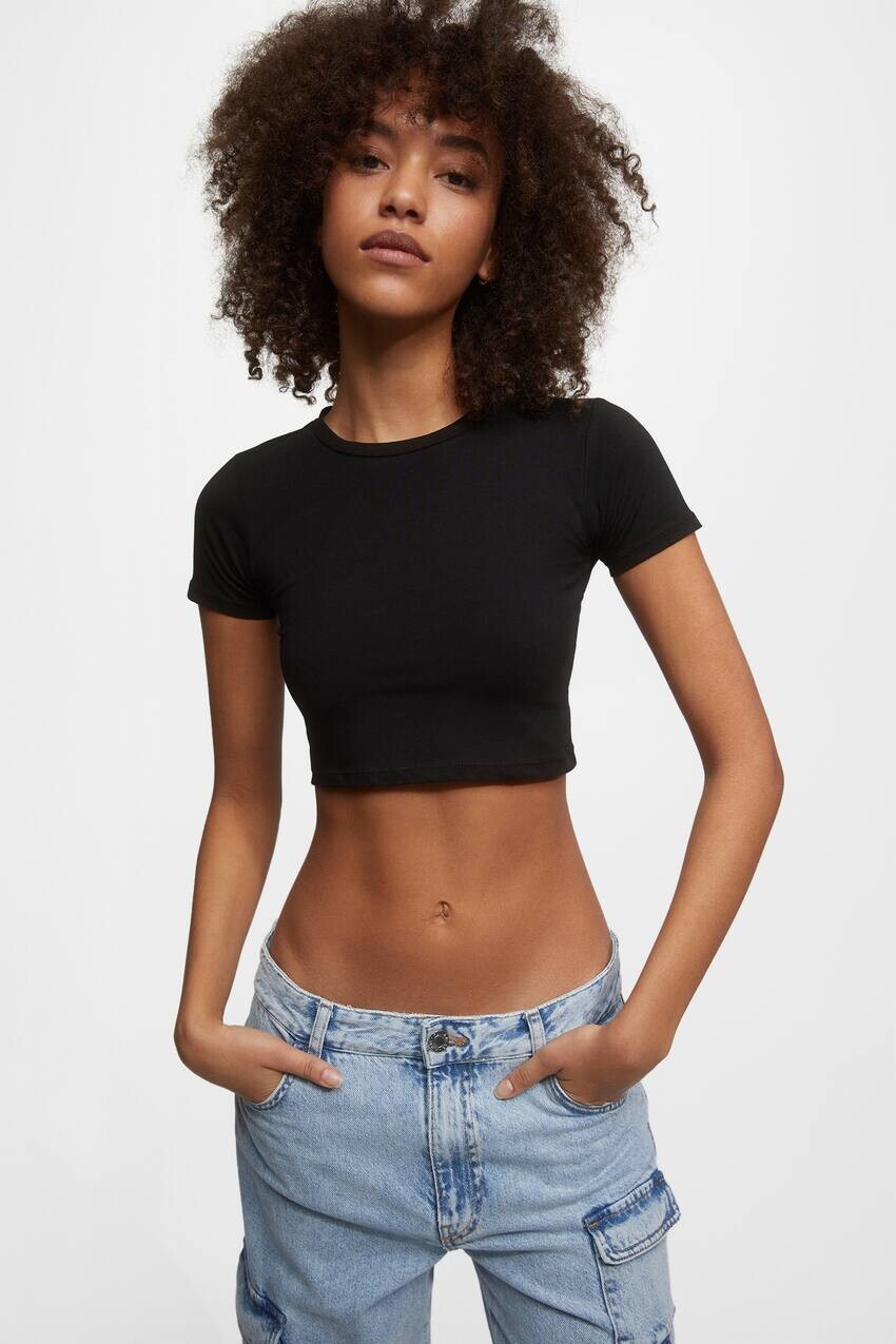 

Укороченная футболка с короткими рукавами Pull&Bear, черный
