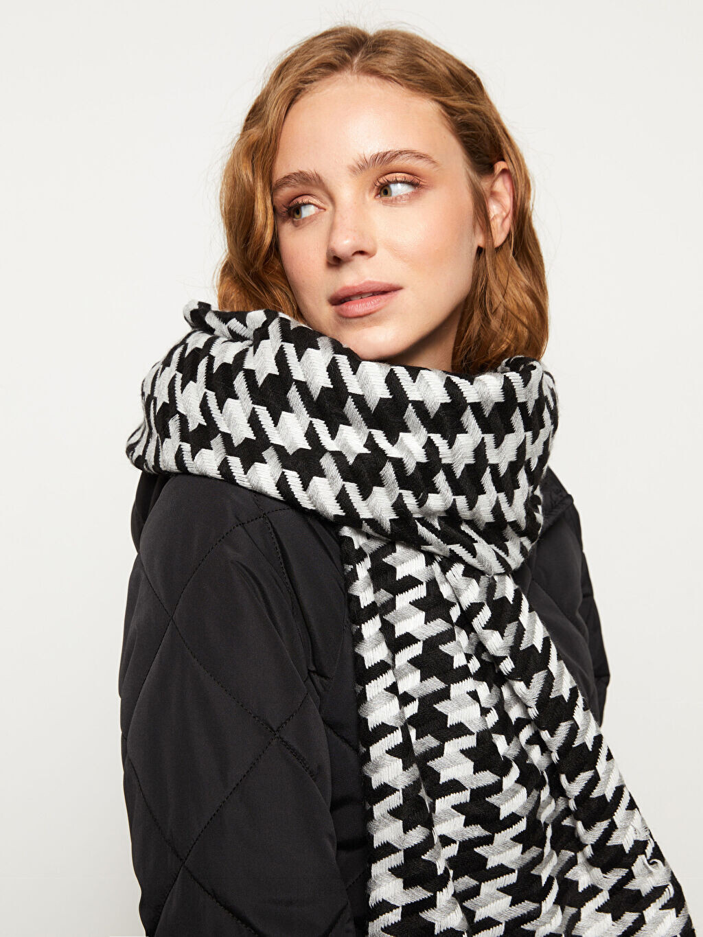 

Женский шарф с узором "лом" LCW Accessories