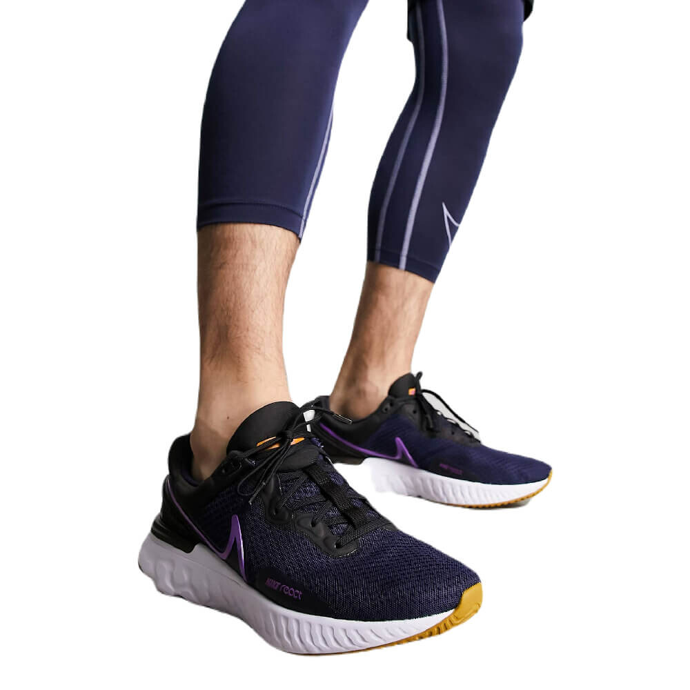 

Кроссовки Nike Running React Miler 3, черный