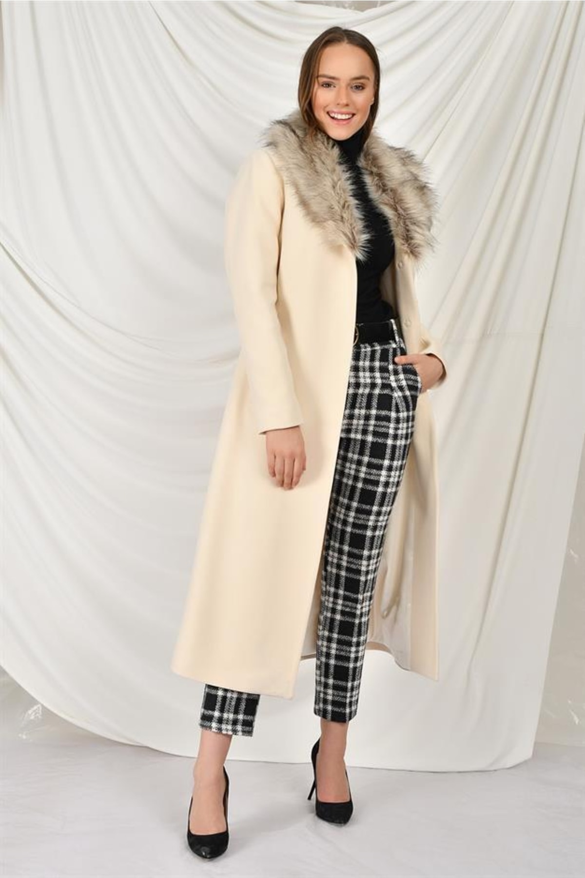 Пальто средней длины с меховым воротником на талии EKRU 3397 Concept., экрю женская куртка средней длины с большим меховым воротником однотонная из xl 7xl хлопка легкое пальто