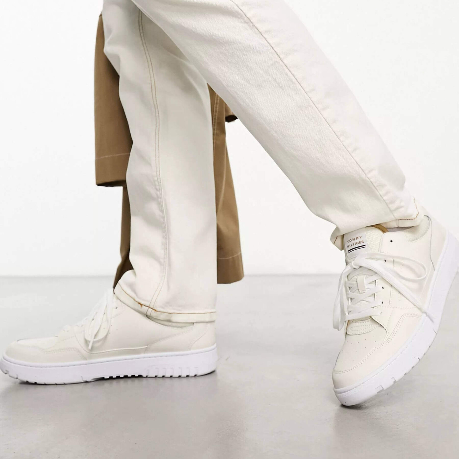

Кроссовки кожаные Tommy Hilfiger Basket Core, белый