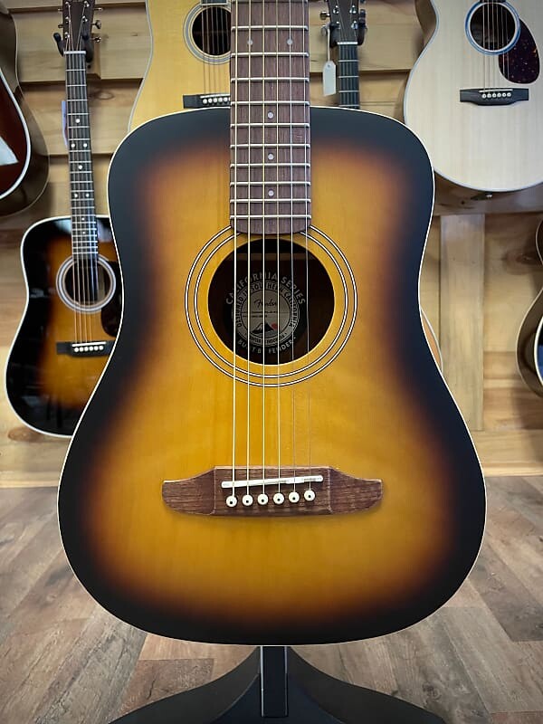 

Акустическая мини-гитара Fender Redondo Mini - Sunburst Fender Redondo Mini Guitar