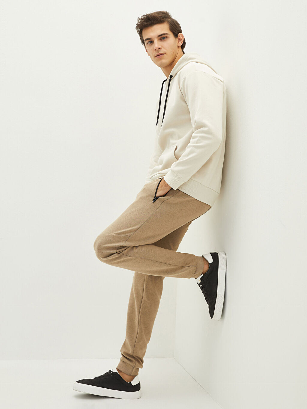 

Комфортные мужские спортивные штаны LCW Casual