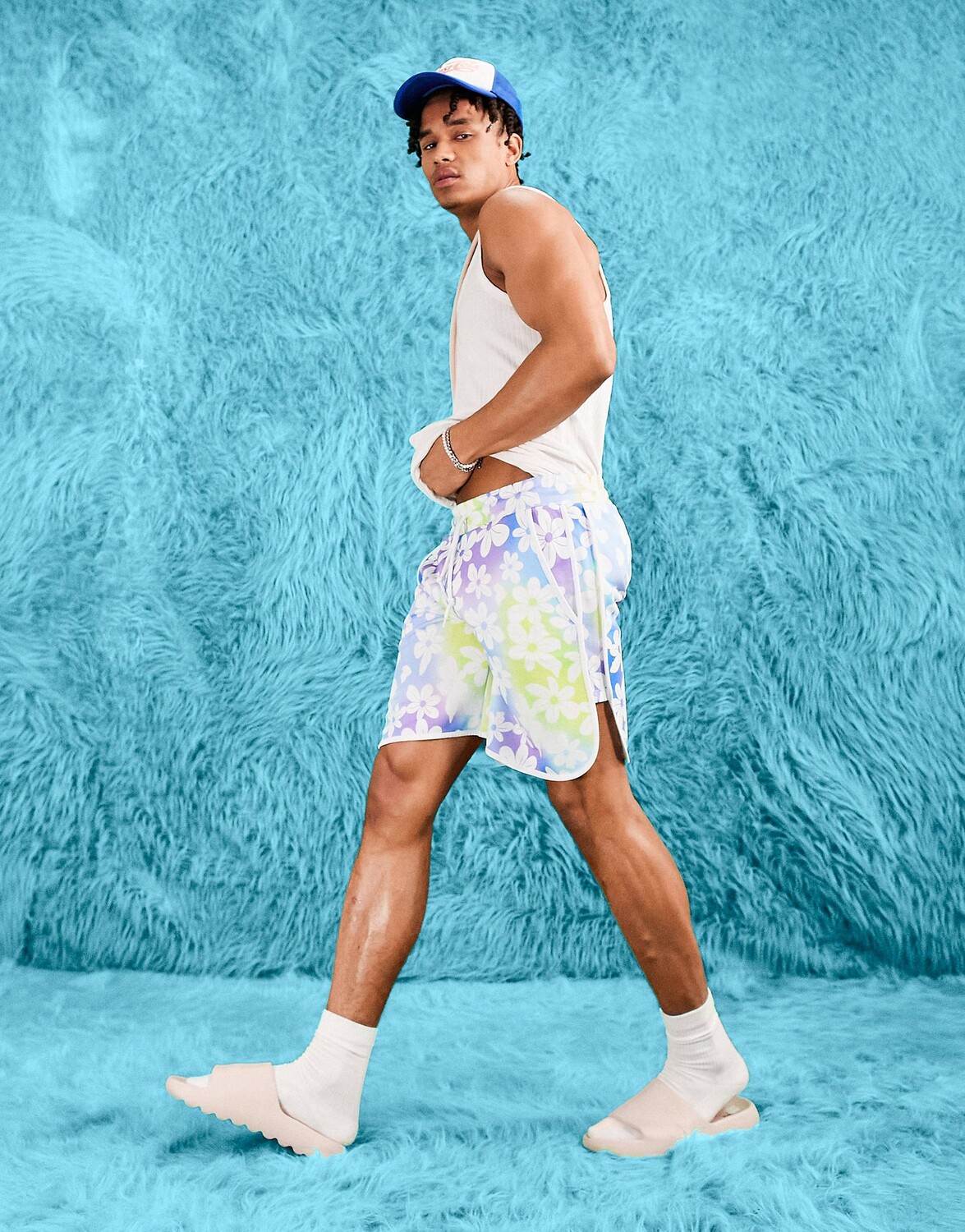 

Беговые шорты с цветочным принтом ASOS DESIGN
