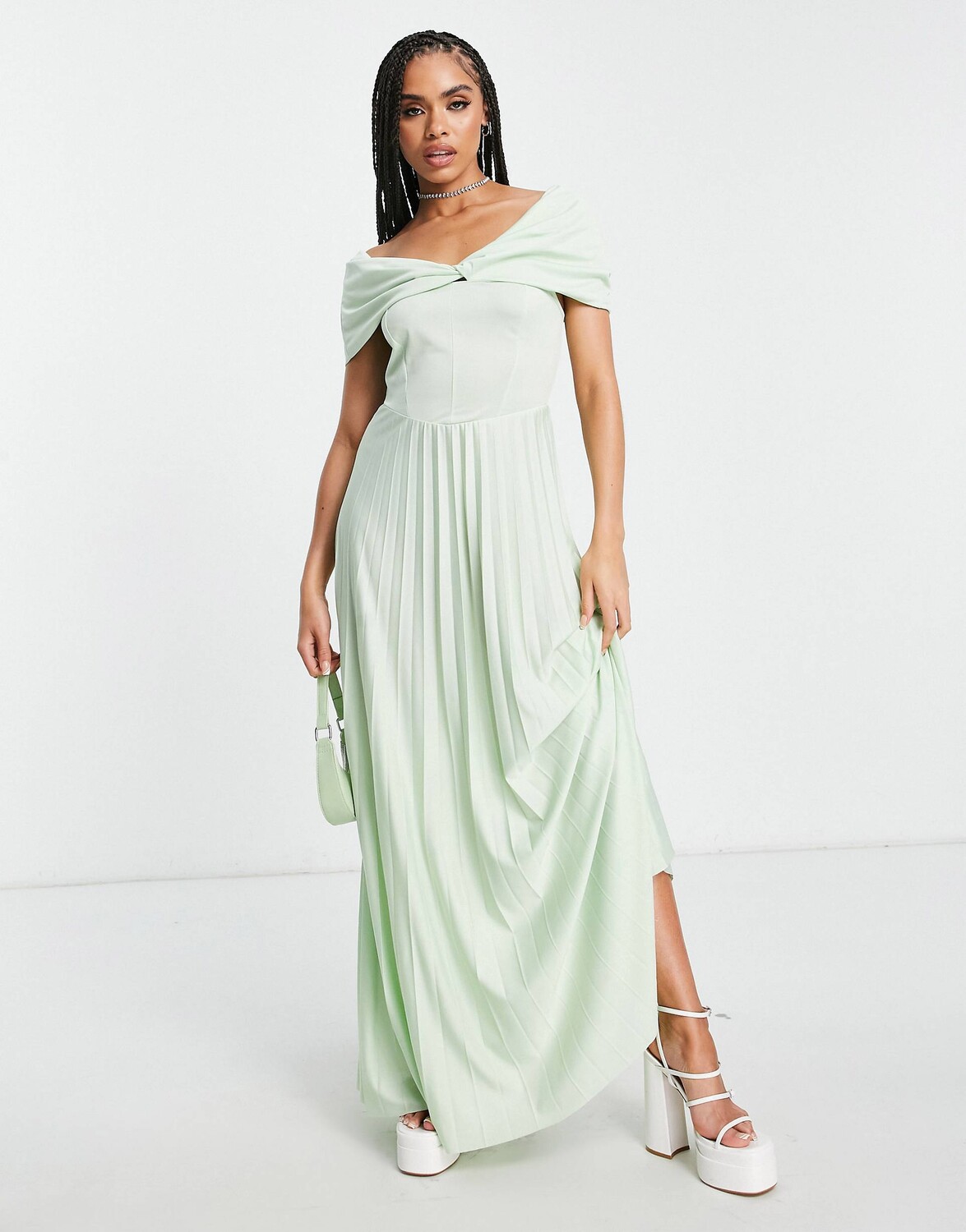 

Платье макси цвета шалфейного цвета со складками и открытыми плечами ASOS DESIGN - GREEN