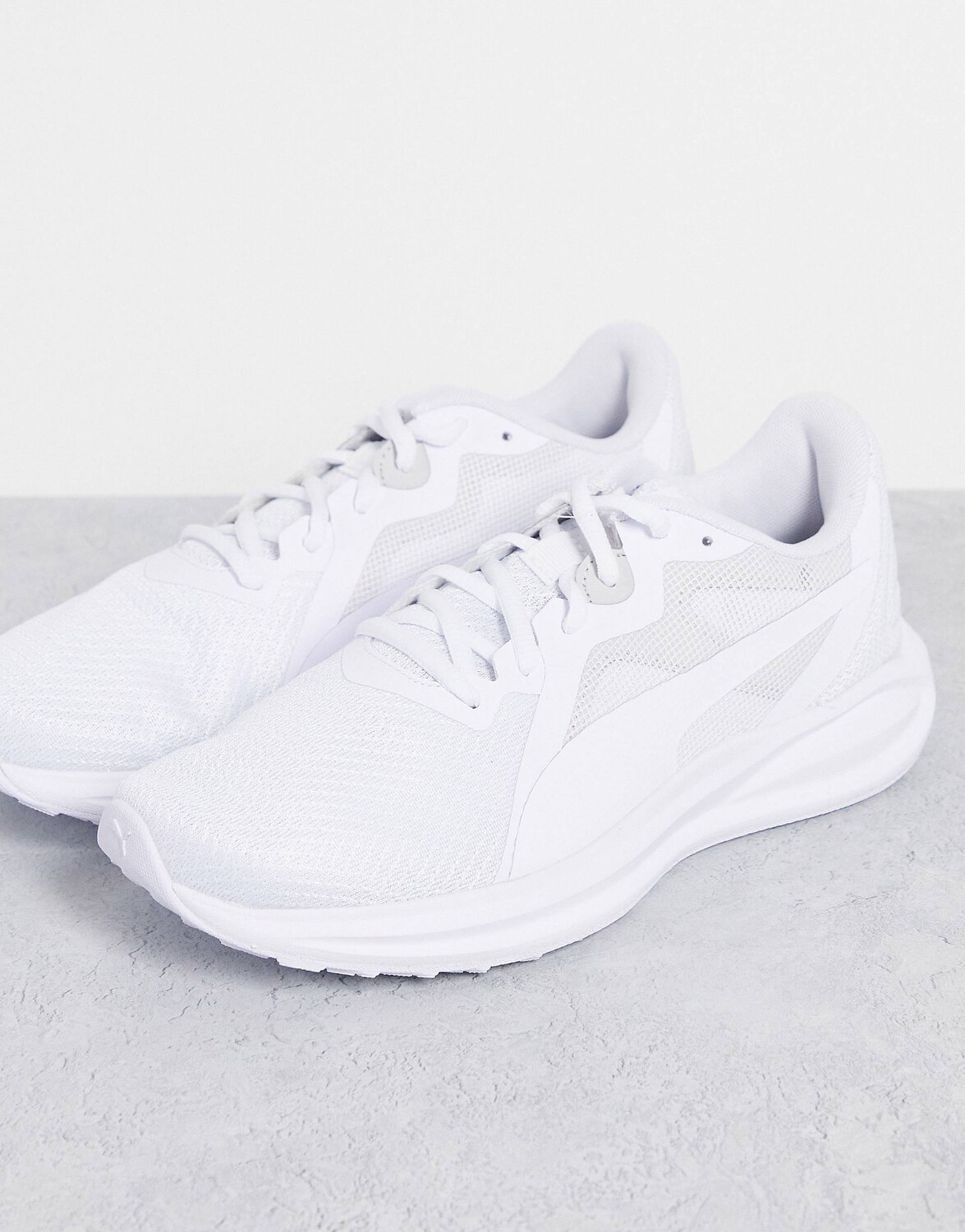 

Белые кроссовки Puma Running Twitch