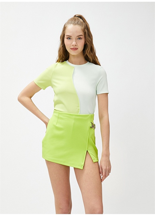 цена Простая зеленая женская футболка с круглым вырезом Koton