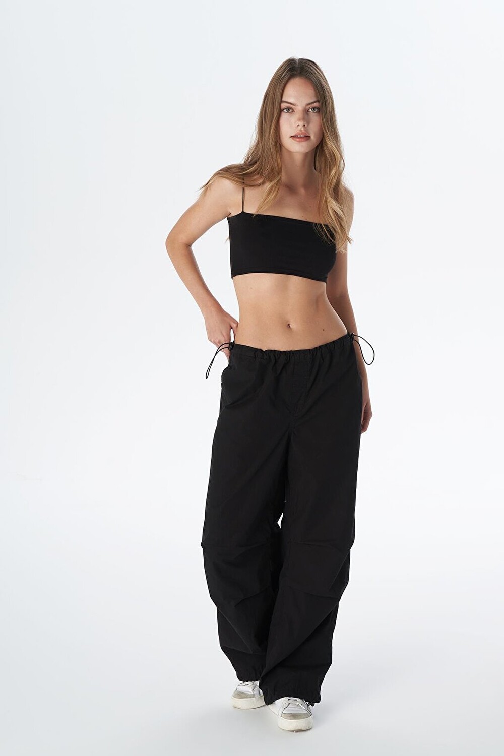 

Женские черные джинсовые брюки Parachute C 4807-005 CROSS JEANS, Черный