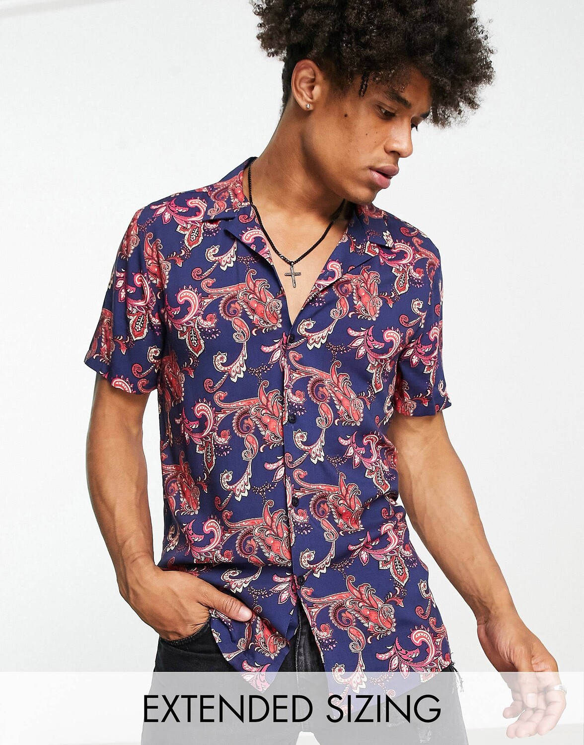 

Темно-синяя рубашка с принтом пейсли и бордовым узором ASOS DESIGN revere