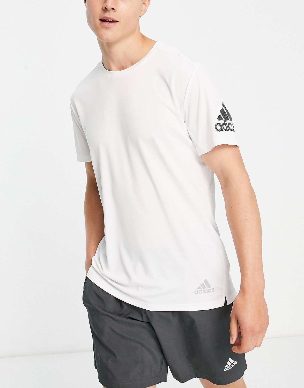 

Белая футболка adidas Running Run It