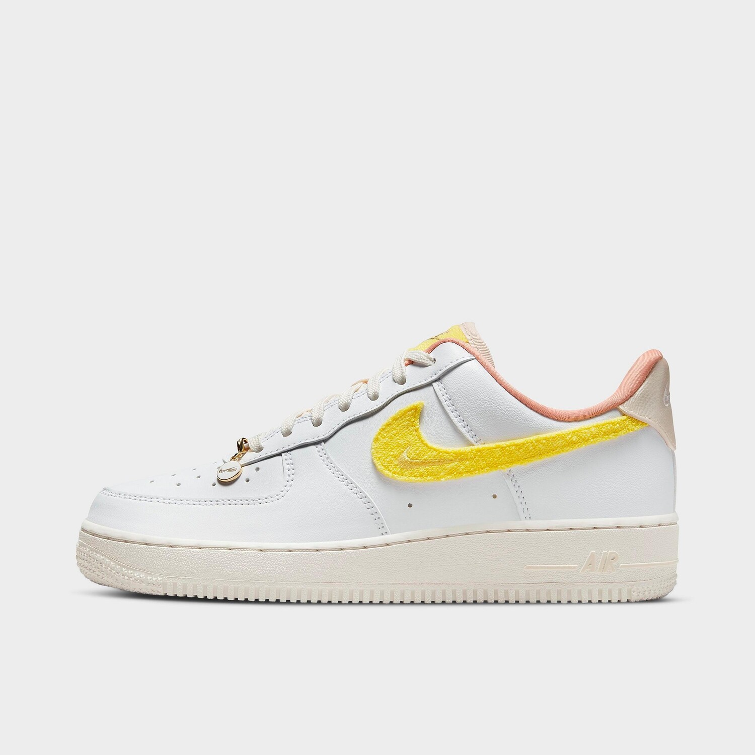 

Женская повседневная обувь Nike Air Force 1 '07 LX Mini Mama, белый