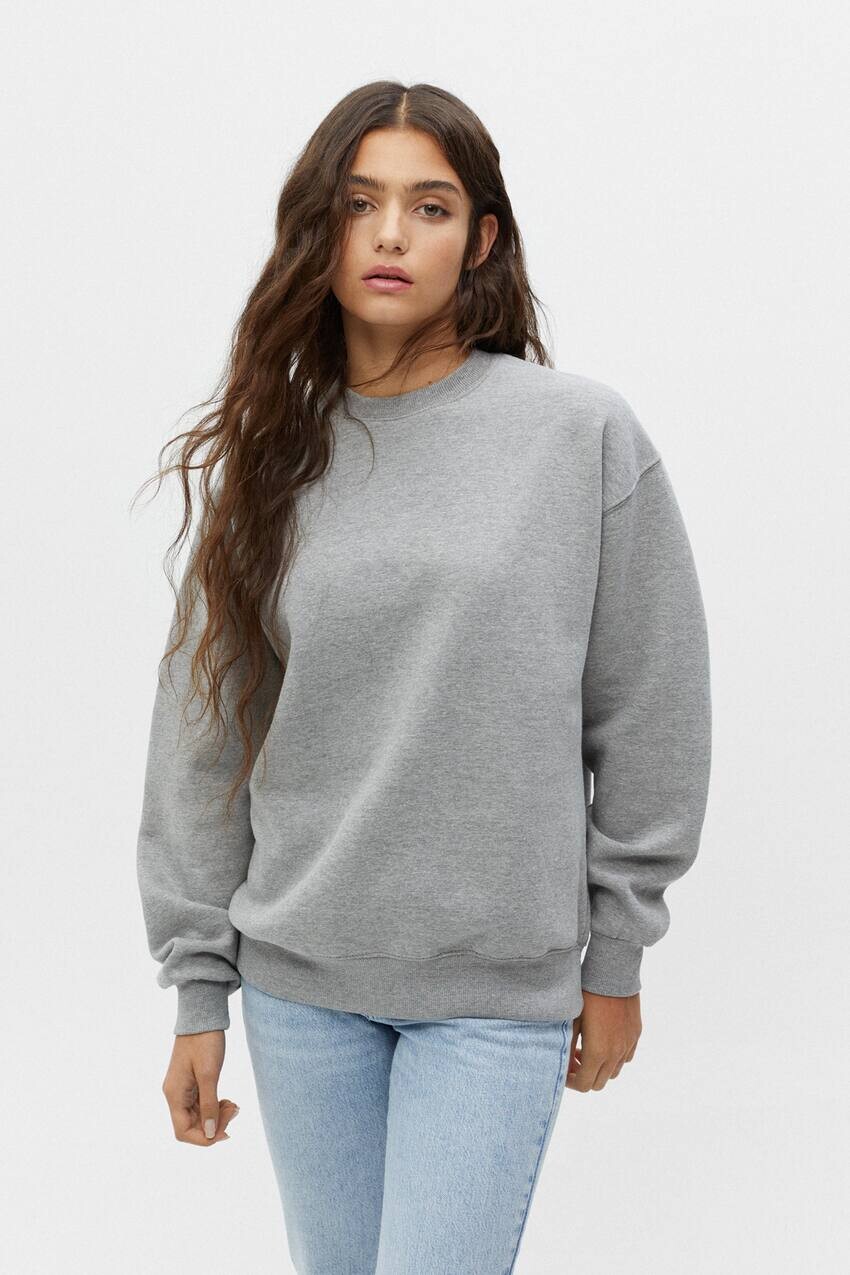 

Базовая толстовка оверсайз с круглым вырезом Pull&Bear, серый
