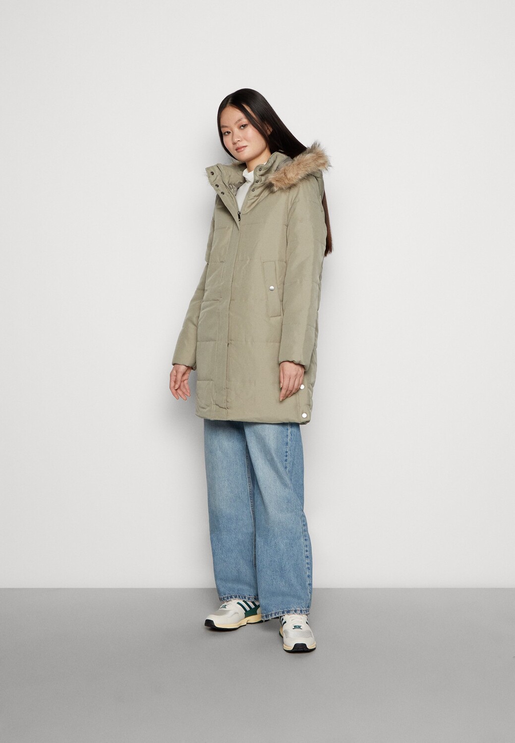 

Пальто Vero Moda, серый