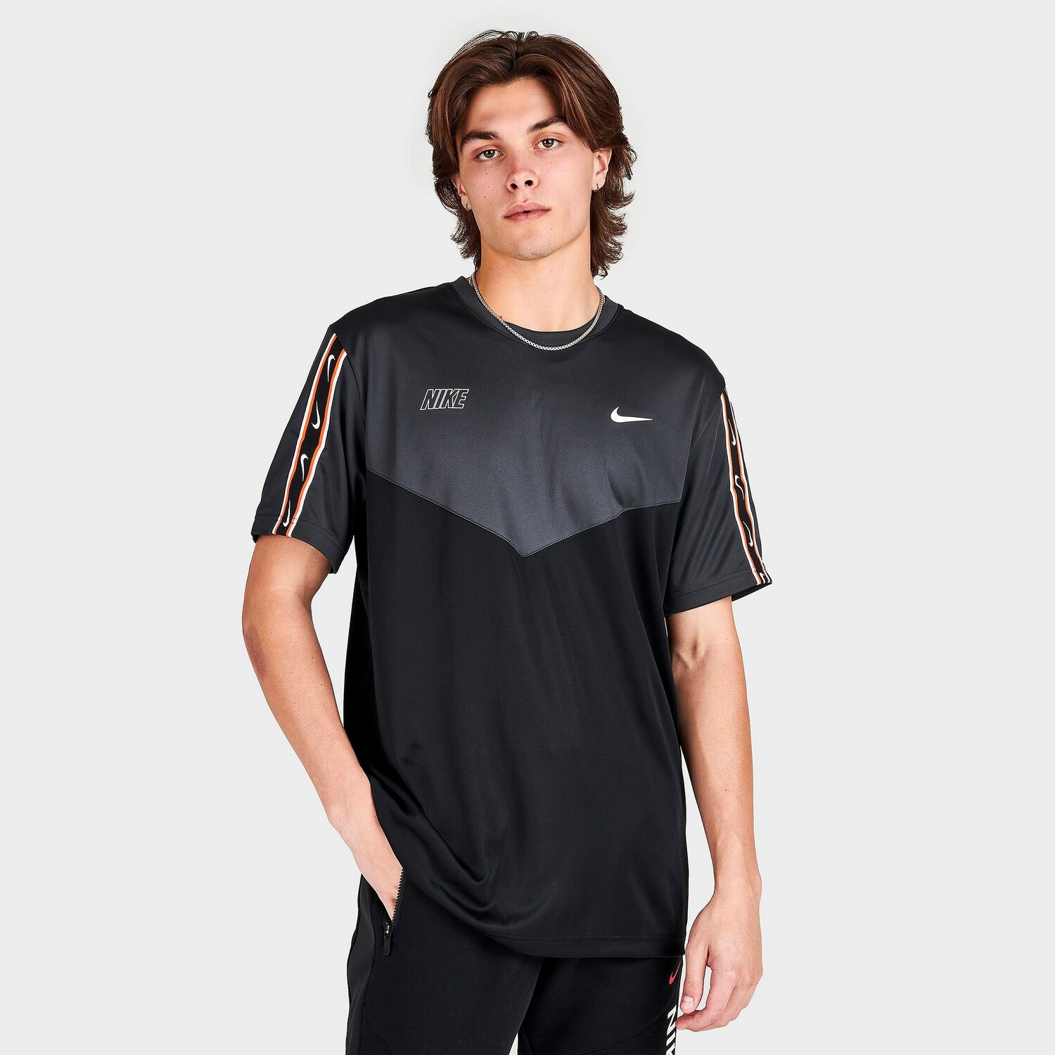 

Мужская футболка с логотипом Nike Sportswear Chevron Repeat, черный