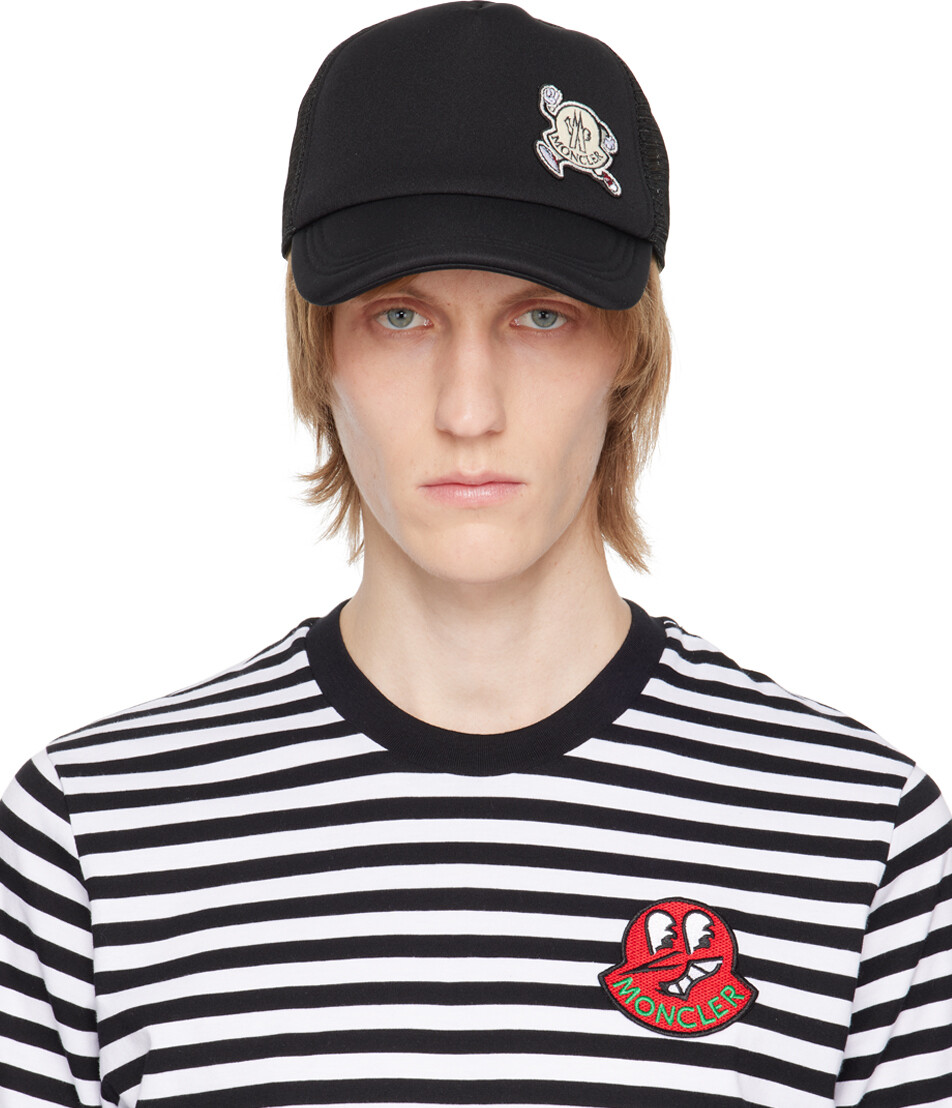 

Бейсболка с черной нашивкой Moncler