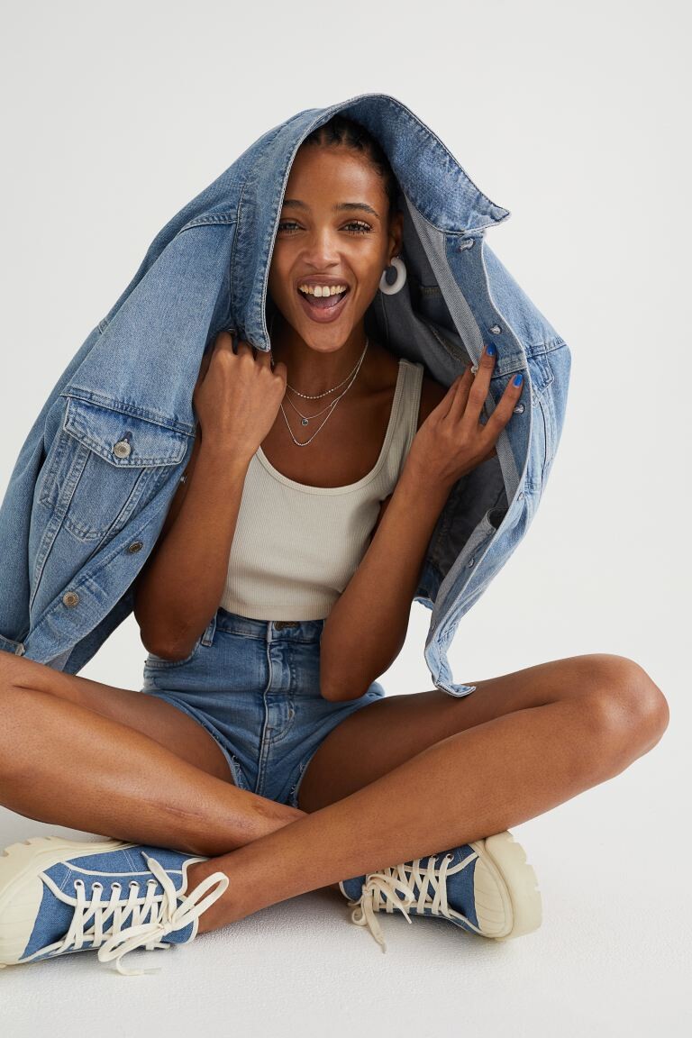 

Джинсовые шорты H&M, светло-голубой деним