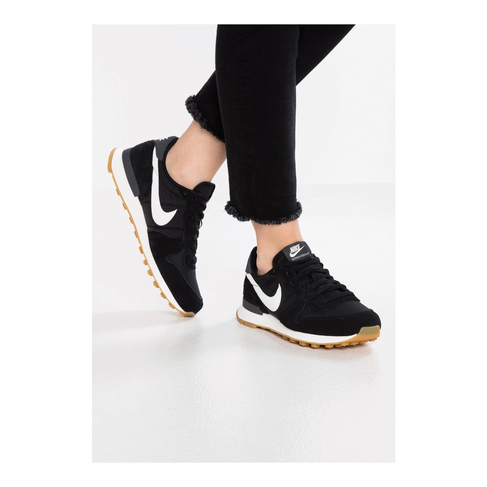 Nike internationalist on sale black summit white