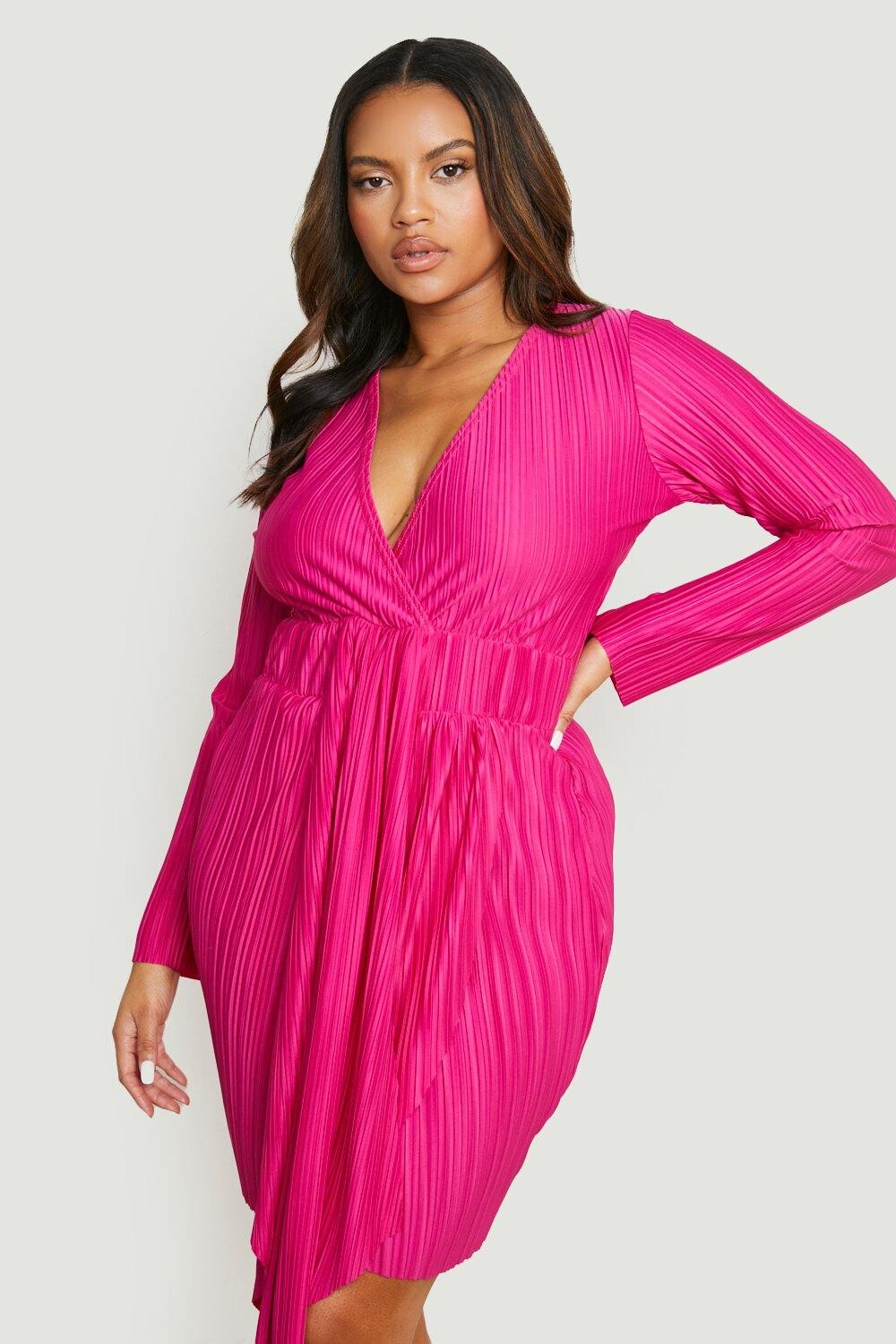 

Платье с плиссированной драпировкой и запахом Boohoo, розовый