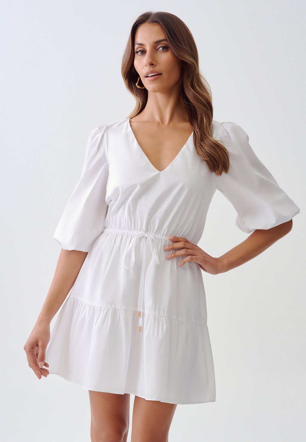 цена Повседневное платье JANET TUSSAH, цвет white
