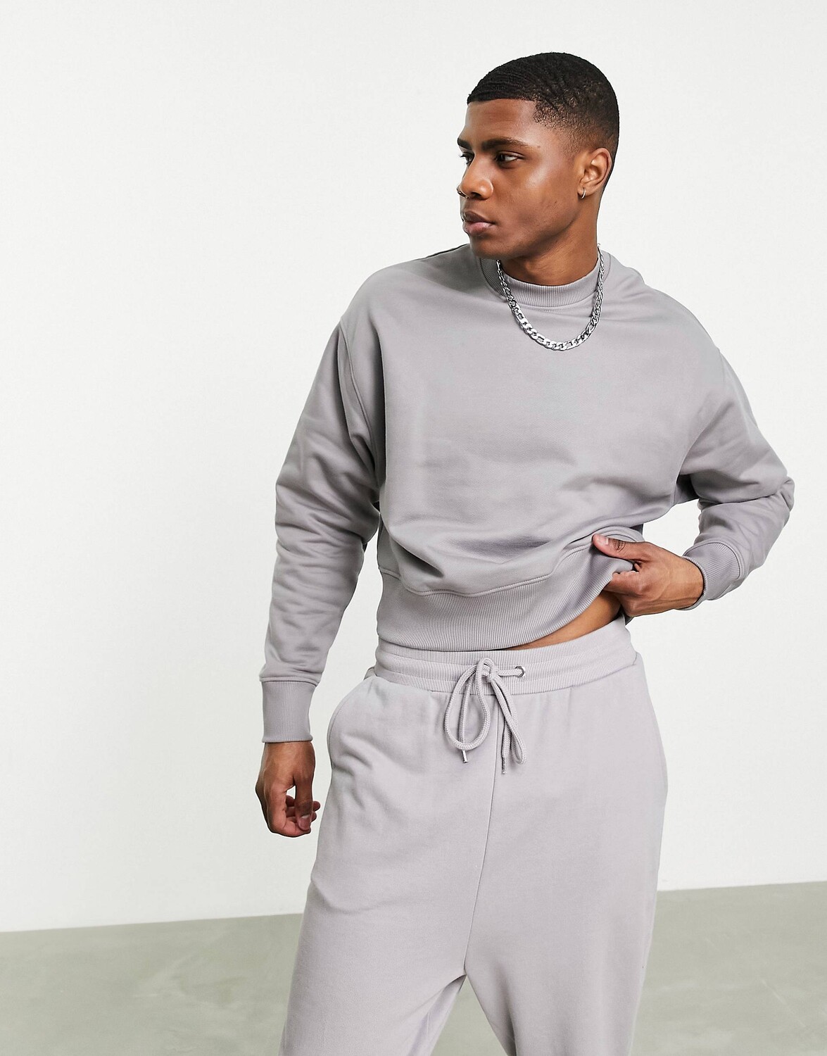 

Серая укороченная толстовка оверсайз из плотной ткани ASOS DESIGN co-ord