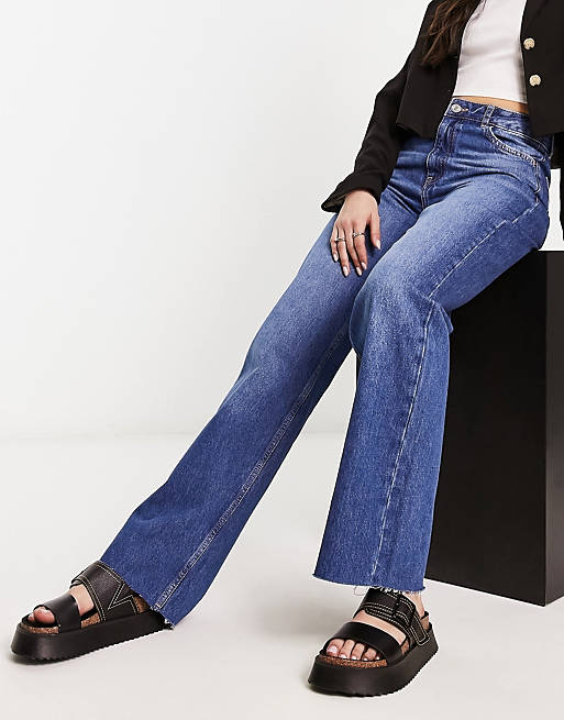 цена Синие широкие джинсы со средней посадкой Mango
