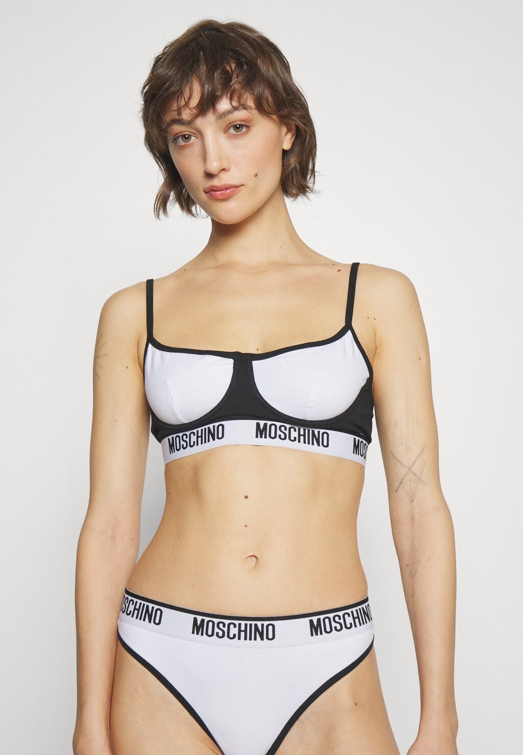 

Бюстгальтер-балконет Moschino Underwear UNDERWIRE, цвет fantasy white