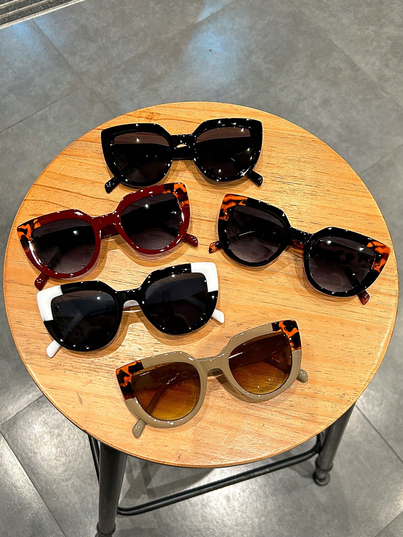 цена Винтажные солнцезащитные очки «кошачий глаз» с цветными градиентными линзами и блочной оправой. Женские очки для путешествий и активного отдыха