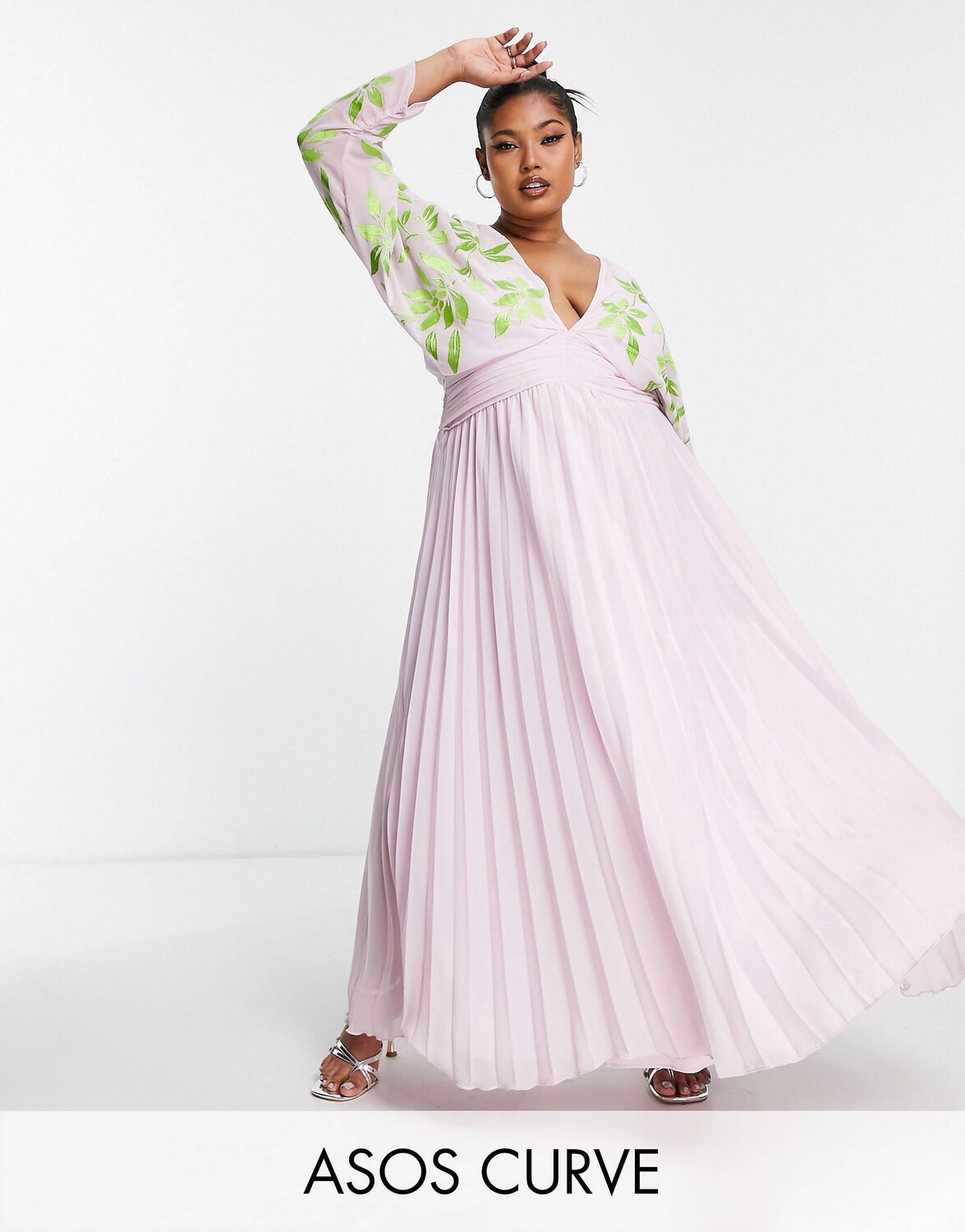

Сиреневое платье макси со складками и зеленой вышивкой ASOS DESIGN Curve Curve