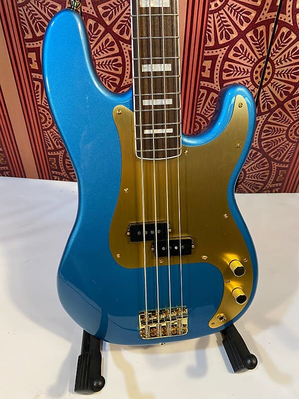 Squier 40th Anniversary Gold Edition Precision Bass - Lake Placid Blue