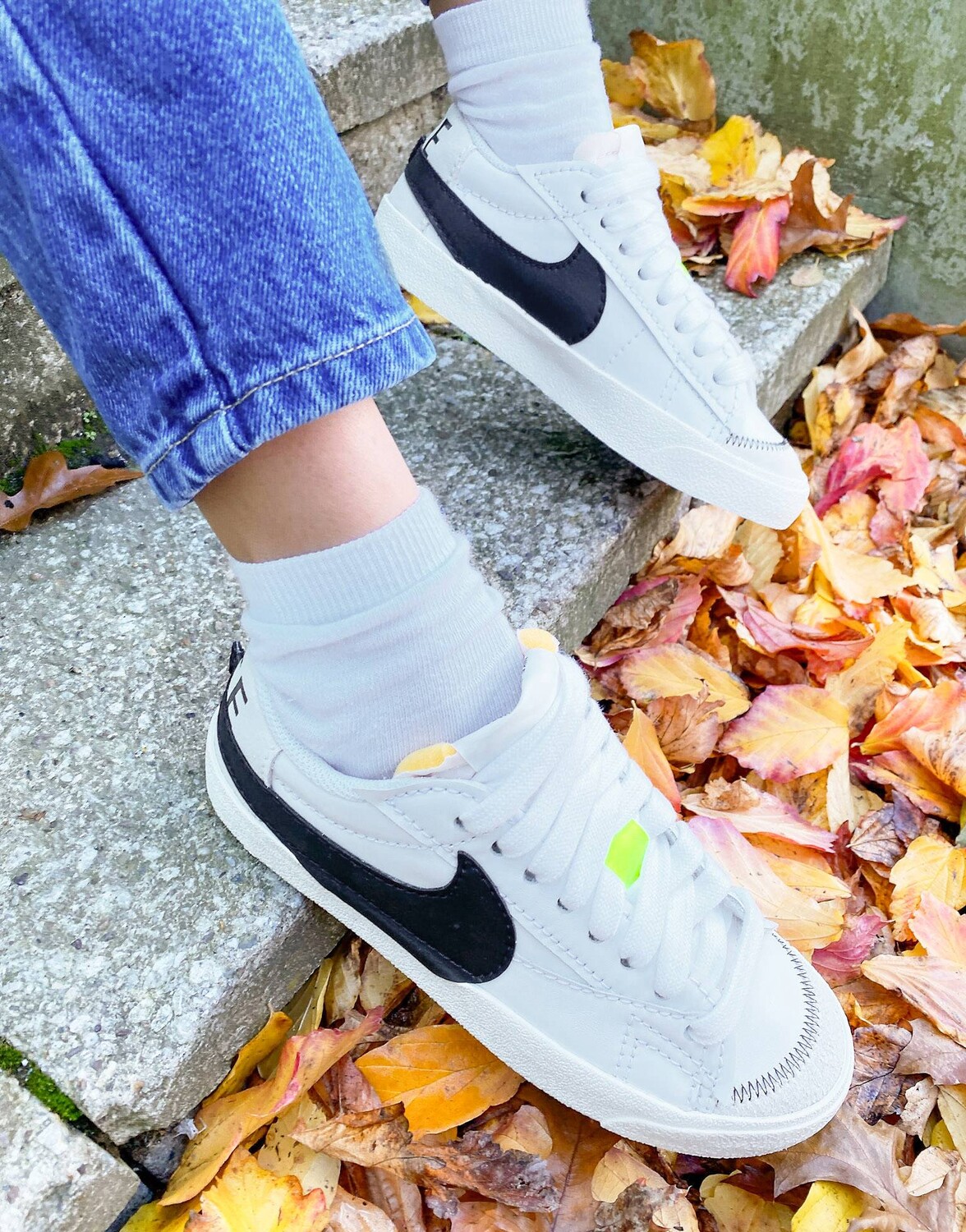 

Бело-черные кроссовки Nike Blazer Low '77 Jumbo