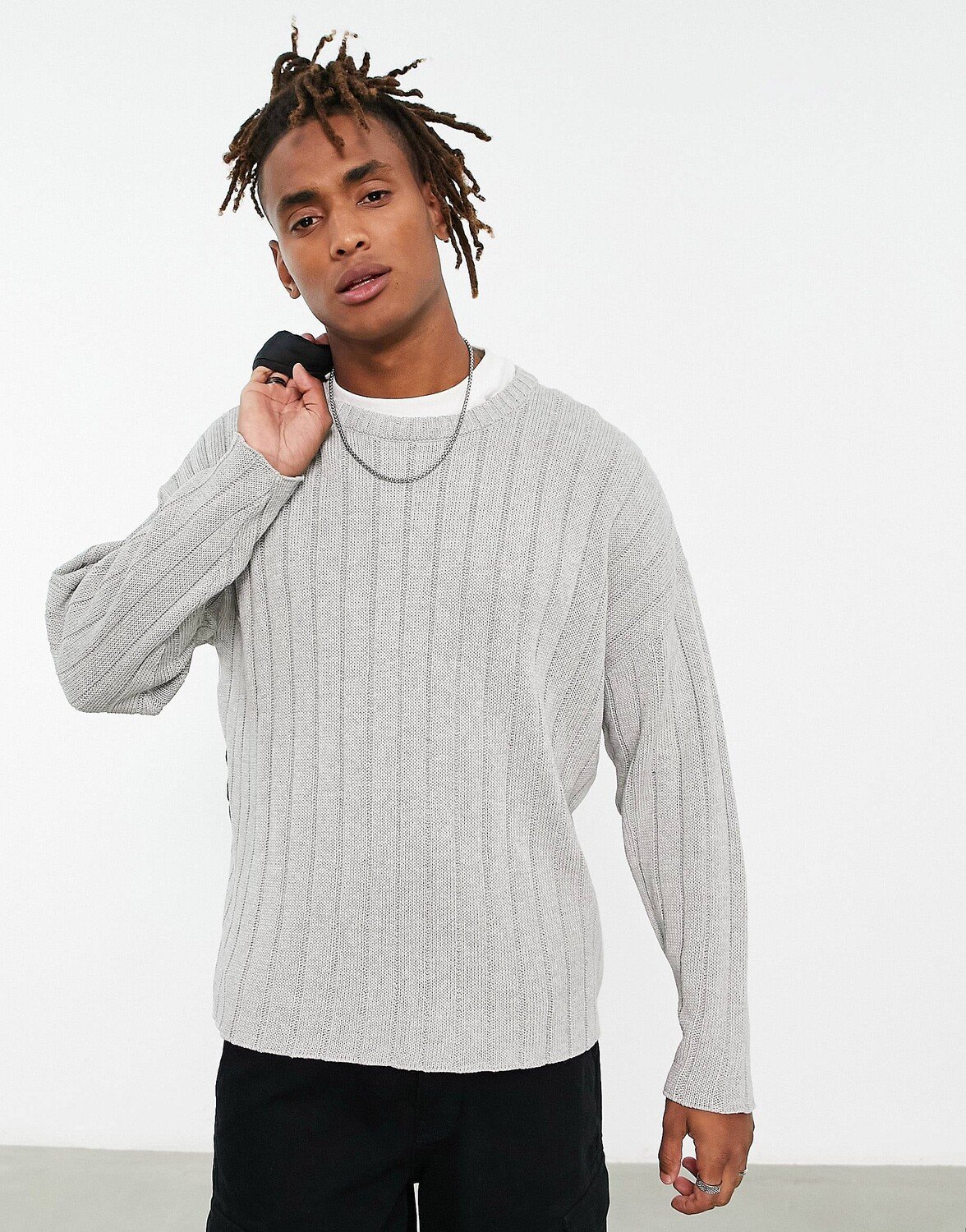 

Светло-серый джемпер оверсайз в рубчик ASOS DESIGN