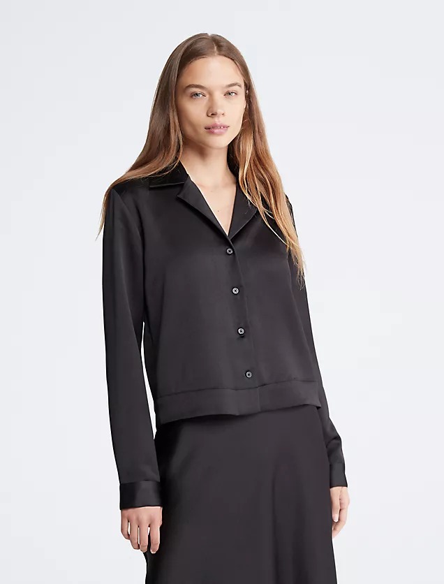 цена Рубашка Calvin Klein Satin Notch Collar Classic Button-Down, черный